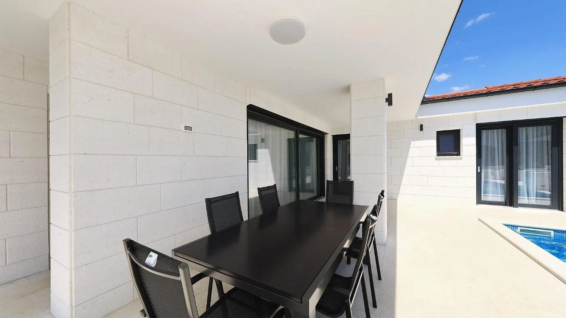 Luxury Villa Mariva With Heated Pool Vir