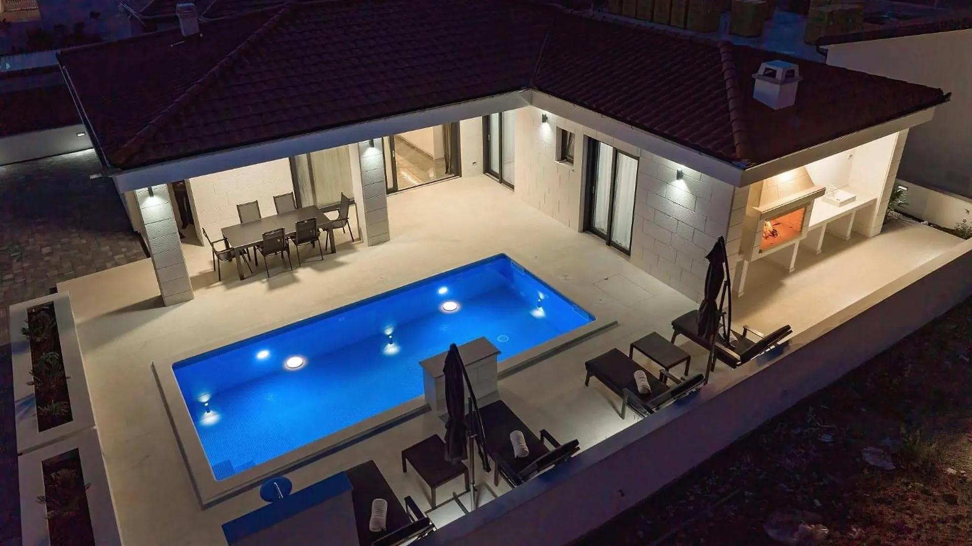 Luxury Villa Mariva With Heated Pool Vir