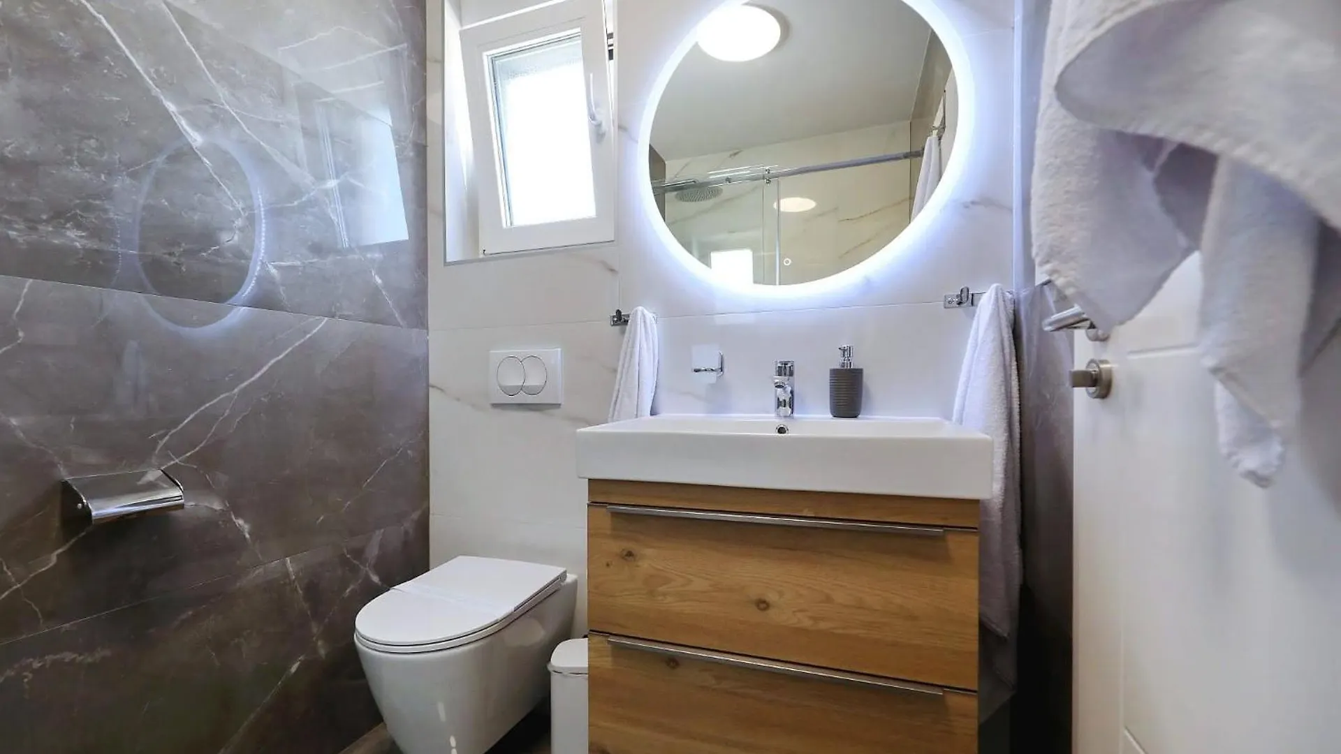 Luxury Villa Mariva With Heated Pool Vir